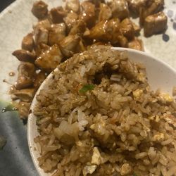 Egg with brown rice and chicken