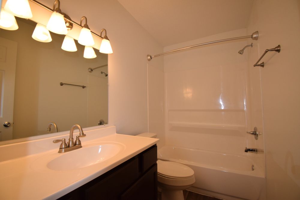 PARKVIEW VILLAGE APARTMENTS Updated August 2024 13 Photos 2754 E