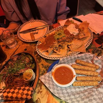 Barney's Beanery - Carne Asada Fajitas, Nacho Mama 's Nachos with chicken, Mozzarella Sticks - Breakfast & Brunch Near Me - West Hollywood, California Barney's Beanery - Carne Asada Fajitas, Nacho Mama 's Nachos with chicken, Mozzarella Sticks - Breakfast & Brunch Near Me - West Hollywood, California