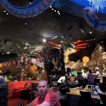 T-Rex Cafe - Inside T -Rex - American Near Me - Lake Buena Vista, Florida