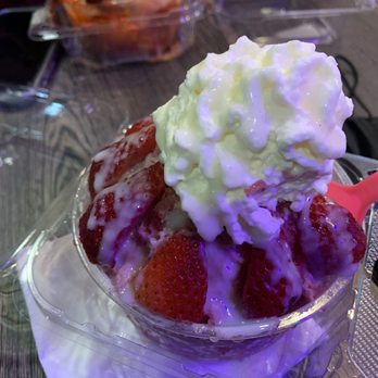 Fluffy Bear - Strawberry snow - Ice Cream & Frozen Yogurt Near Me - Laguna Hills, California