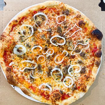 Bob's Pizza - Sausage Pizza - Pizza Near Me - Evanston, Illinois Bob's Pizza - Sausage Pizza - Pizza Near Me - Evanston, Illinois