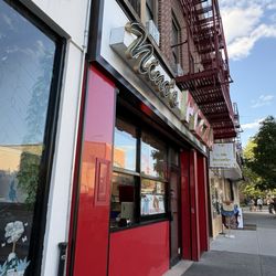 Exterior, Ninos 91st and 3rd