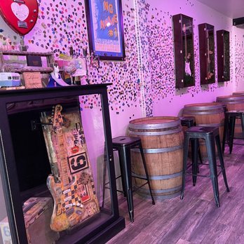 Cali Love Wine - Wine Tasting Room Near Me - Solvang, California