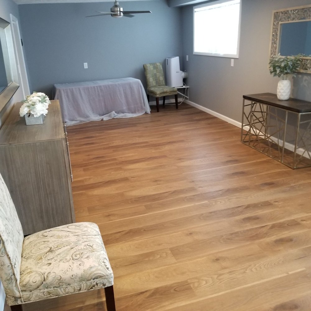 Anchor Inn - Bridesmaids suite - Venues & Event Spaces Near Me - Pasadena, Maryland