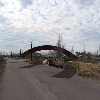 Crescent Park - non-ADA accessible foot bridge to cross tracks to enter park on Piety - Dog Parks Near Me - New Orleans, Louisiana