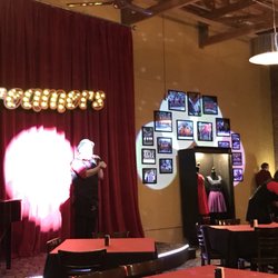 Screamers Family Restaurant - Stage and singer