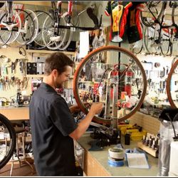 Roberts Cycle - Repairs while you wait