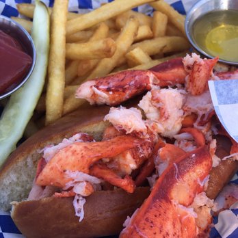 Bluewater Avalon - Hot lobster roll (they have cold too) - Seafood Near Me - Avalon, California