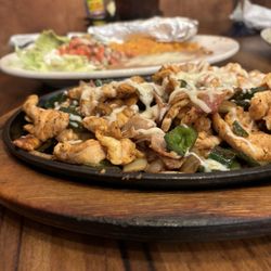 El Toro - Alambres con Pollo