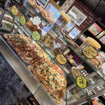 Freddy's Pizza - Pizza Near Me - Cicero, Illinois
