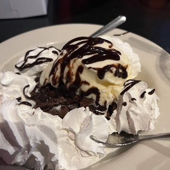Bada Bing - Fudge Brownie and Vanilla Icecream - Sports Bars Near Me - Buffalo, New York