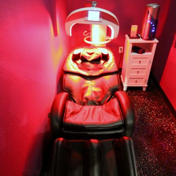 Planet Beach Automated Spa - Yume Robo INADA massage chair, our PB Renew red light facial machine and our O2 -B Portable Oxygen Bar - Day Spas Near Me - Sugar Land, Texas
