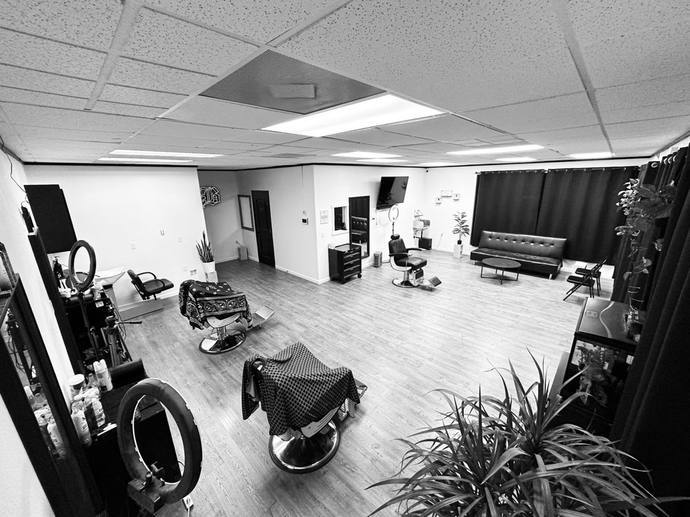 Blenz Barbershop Logo