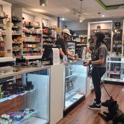 Denver Kush Club - Doggs enjoy the Denver Kush Club.