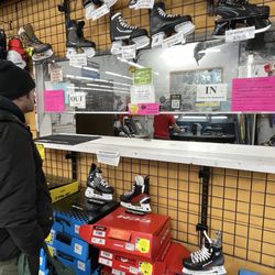 Play It Again Sports-Roseville - Skate sharpening