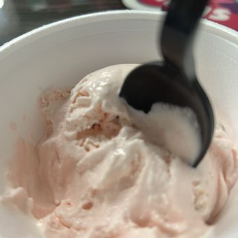Mexi Botanas - Pine nut ice cream - Ice Cream & Frozen Yogurt Near Me - Cleveland, Tennessee