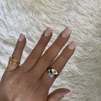 InstaBeauty - Gel ombré dip nails - Nail Salons Near Me - Los Angeles, California
