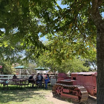 Gizdich Ranch - Eating area next to pie shop. - Bakeries Near Me - Watsonville, California