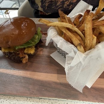 Burger Bar - BLT burger - Burgers Near Me - Springfield, Missouri