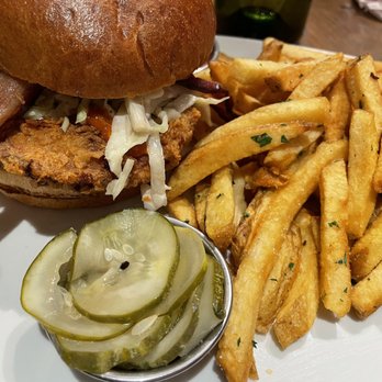 151 Kitchen | Bar - Crispy Chicken Sandwich Brunch - Cocktail Bars Near Me - Elmhurst, Illinois 151 Kitchen | Bar - Crispy Chicken Sandwich Brunch - Cocktail Bars Near Me - Elmhurst, Illinois