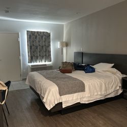 Route 66 Motel - Our room! We were too tired to take photos yesterday when we checked in!