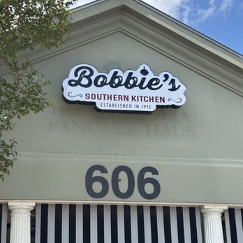 Bobbie's Southern Kitchen - American Near Me - San Antonio, Texas