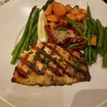 The Cheesecake Factory - SkinnyLicious Grilled Salmon - American Near Me - Roseville, California