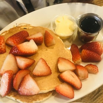 Pinecrest Diner - Strawberry pancakes - Diners Near Me - San Francisco, California Pinecrest Diner - Strawberry pancakes - Diners Near Me - San Francisco, California