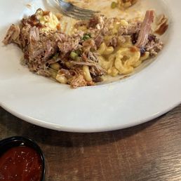Mac n cheese w pulled pork Mac n cheese w pulled pork