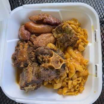 Brooks Restaurant And Bar - Oxtail, double plantains, mac & cheese - Caribbean Near Me - St. Thomas, Virgin Islands