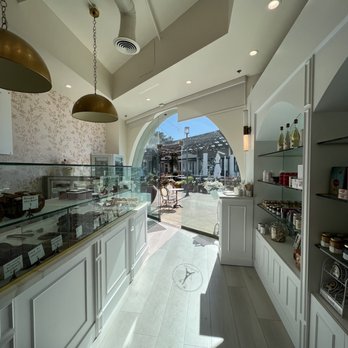 Paris En Rose - Aesthetic - Cafes Near Me - Del Mar, California