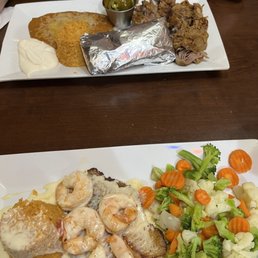 Tilapia and shrimp + Carnitas in the back