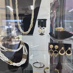 American Cancer Society Discovery Shop - Pretty pieces