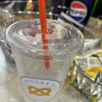 Miller's Twist - 16 oz. Fresh Squeezed Lemonade - Pretzels Near Me - Philadelphia, Pennsylvania