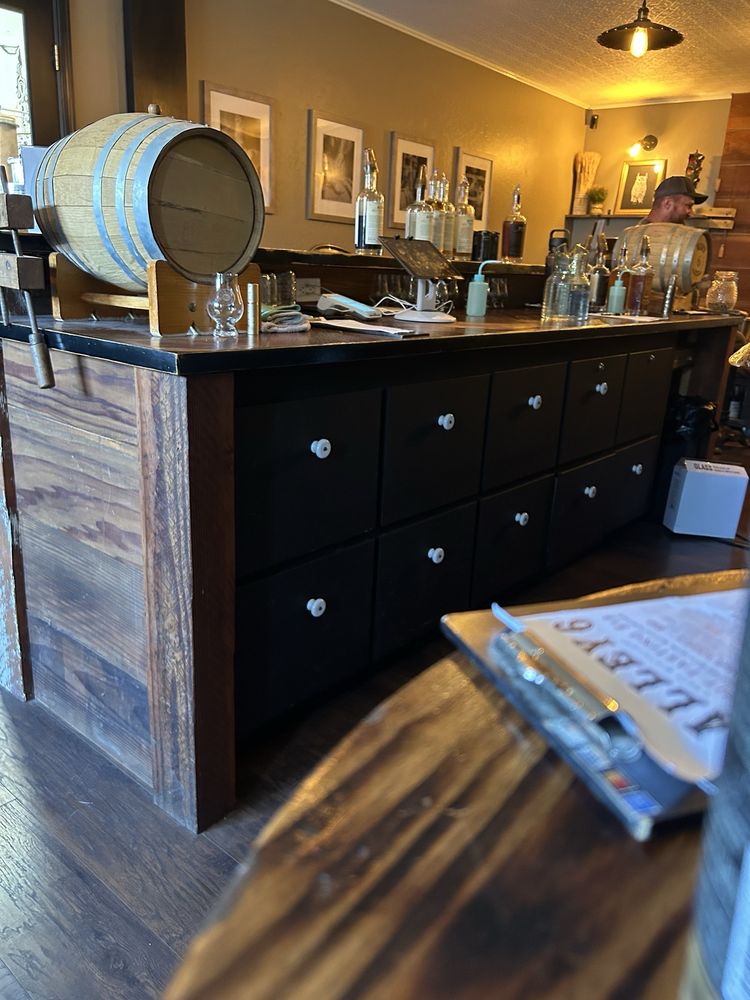 Alley 6 Craft Distillery