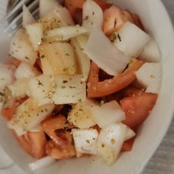 A Tasquinha - Salad can with the sardines