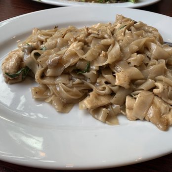 The Coconut Downtown - Drunken noodles with no vegetables - Thai Near Me - Reno, Nevada The Coconut Downtown - Drunken noodles with no vegetables - Thai Near Me - Reno, Nevada