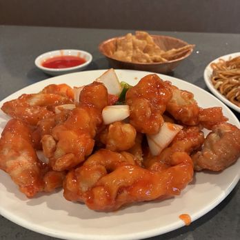 Oriental Chinese cuisine - Sweet and Sour Chicken with grilled onions - Chinese Near Me - Placentia, California