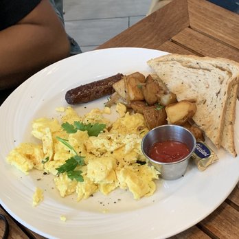 Limonada Bar + Brunch - Breakfast & Brunch Near Me - Miami Beach, Florida