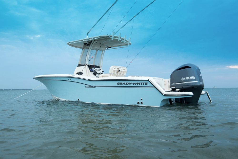 Weekly Boat Rentals Logo