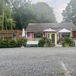 Grove Market Restaurant & Smokehouse - Front view
