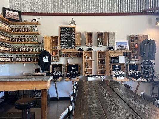 4 Spirits Distillery by null