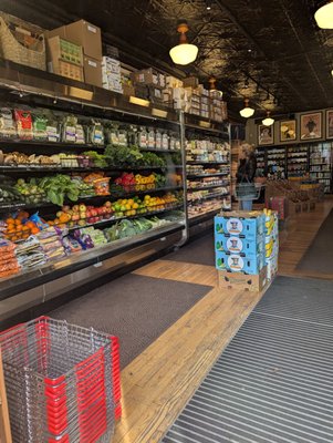 Martha's Vineyard Fine Wine & Gourmet Grocery by null