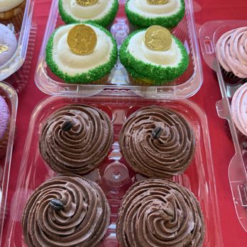 Deja Vu Cakes - Bakeries Near Me - Los Angeles, California