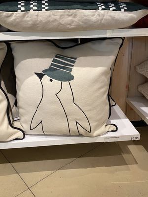 Crate & Barrel by null