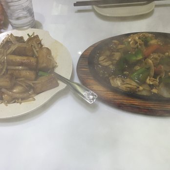 Chi Cafe - Soy sauce rice noodle rolls and chicken with bean curd - Hong Kong Style Cafe Near Me - Chicago, Illinois Chi Cafe - Soy sauce rice noodle rolls and chicken with bean curd - Hong Kong Style Cafe Near Me - Chicago, Illinois