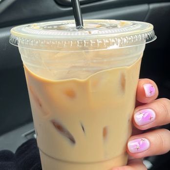 Stereoscope Coffee - medium iced Madagascar vanilla latte - Coffee Roasteries Near Me - Los Angeles, California Stereoscope Coffee - medium iced Madagascar vanilla latte - Coffee Roasteries Near Me - Los Angeles, California