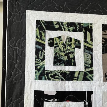 Robin Makes Quilts - Commissioned Artists Near Me Robin Makes Quilts - Commissioned Artists Near Me