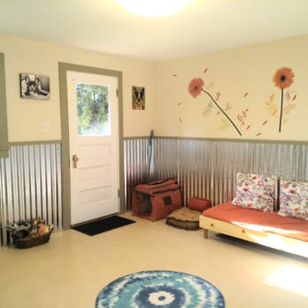 Casa de Canine LLC - Bright and cheery inside! - Pet Sitting Near Me - Portland, Oregon Casa de Canine LLC - Bright and cheery inside! - Pet Sitting Near Me - Portland, Oregon